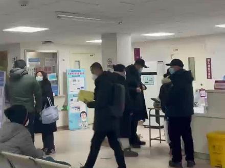 中新健康 | 得了流感,喝电解质水管用吗?医生提醒