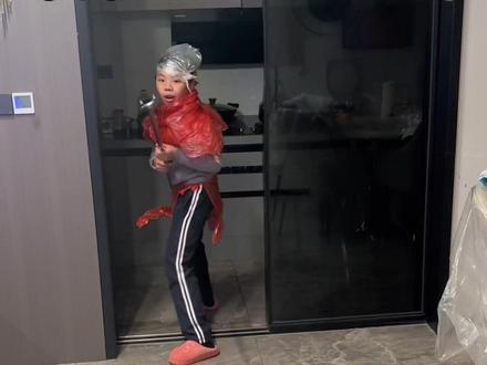 我在巴山大峡谷当野人,今天小野人收获了两只猎物,今天可以大饱口福了,#野人@达州文旅 @巴山大峡谷#神兽日常 #野人部落 #达州文旅 #巴山大峡谷,赚不赚钱无所谓,我只想做我自己