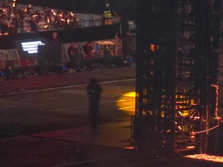 我宁愿留在你方圆几里,至少能感受你的悲喜#薛之谦 #薛之谦万兽之王 #薛之谦广州演唱会 #方圆几里