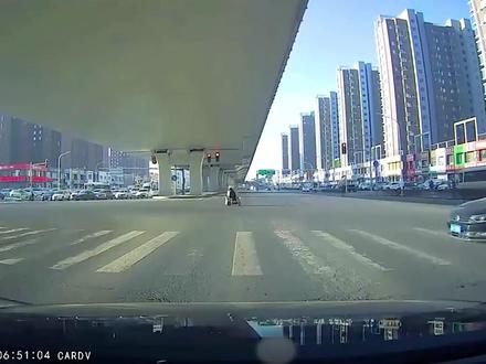 “电子镣铐”科技的温度在哪? #环卫工人 #电子工牌 #科技