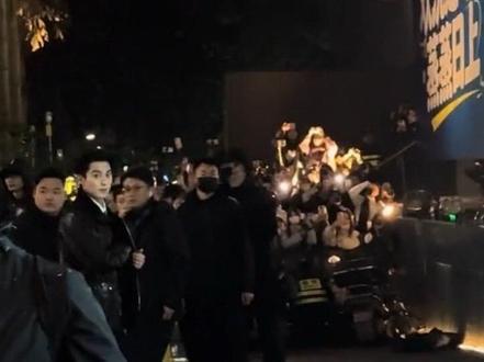 你终于来了 我要冻僵了…#王鹤棣#宇宙闪烁请注意