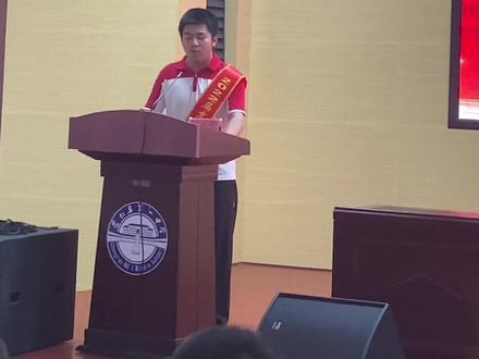 崇仁一中2022届高三优秀毕业生洪晨晨、陈少春精彩演讲,一起来领略学霸风采吧#加油少年未来可期 #愿所有努力都不被辜负