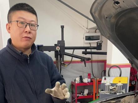 比亚迪秦Plus没有空调,压缩机不工作,最后更换压缩机,顺便把大水箱清洗一下,不拆不知道,拆开之后都糊死了,这散热能好了吗#汽车保养与维修 #新能源汽车 #压缩机 #清洗大水箱 @抖音生活服务 @抖音媒体内容优推官