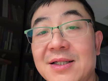 扎克伯格140亿买下Manus 大学生千万别只顾学习 年度最强逆袭!扎克伯格140亿收购的 Manus,创始人是位中国90后小伙,华中科大本科生肖弘的创业路,藏着AI时代,所有大学生们都该吃透的破局之法。#创业 #商业思维 #教育 #出国留学 #亮哥留学