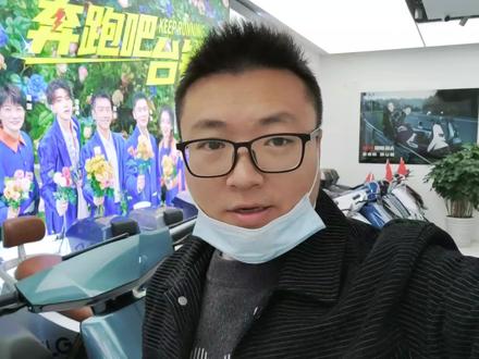 台铃电动车在湖北荆门地区有几十个款式在售卖,台铃又一款网红爆款车“优派2.0”,可能很多人还不了解,还没买到!这款车子外观好看配置高,而且跑得远,带大家一起来看看!#摩托车 #机车 #爱机车爱生活 #电动车 #智能电动车 #总有一款适合你 #新国标电动车 #踏板摩托车 #安全骑行 #摩托 #vlog日常 #台铃电动车 #正能量