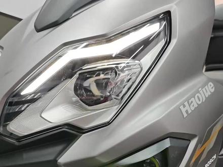 AFR换灯保姆级教程,详细到每一颗螺丝 豪爵AFR,更换我们必鹰的辅助大灯,车壳比UHR少,拆下来是连着大灯一整块下来的,所以难度比UHR高一点~但是没关系,我们拍的很详细!
#豪爵afr125 #afr125踏板