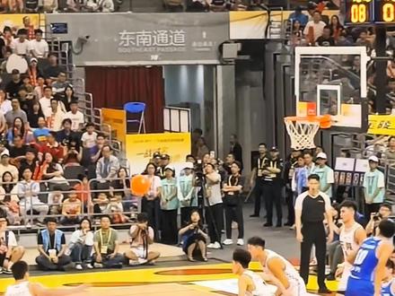 这就是六边形后卫刘康能!#篮球#粤ba#东莞vs河源 #刘康能 #美式后卫