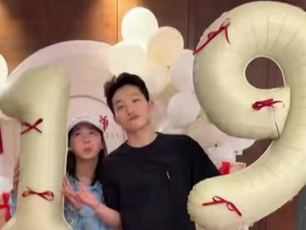 19岁!全红婵回北京与国家队队友一起庆祝生日,陈芋汐隔空高唱生日歌!#全红婵 #陈芋汐 #陈艺文 #蒋林静