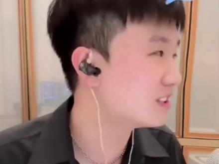 小斤和老奶的互动哈哈哈哈哈 太有意思了 #三斤9237 #三斤 #考古