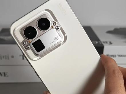 大家都知道真我realme ui7.0很丝滑,但一些隐藏功能和玩法,你又知道多少!#真我gt8pro #realmeui7.0 #阿迪玩家 #真我 @DOU+小助手 @抖音小助手 @真我官方账号 @徐起Chase #真我学生日