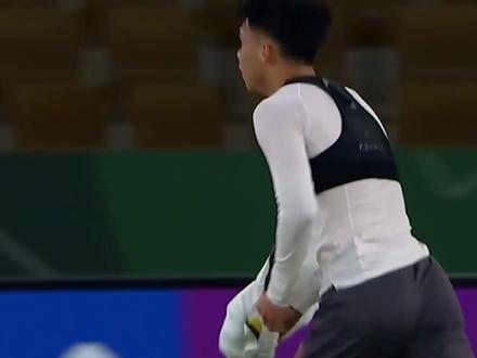 完胜越南,晋级决赛,别有包袱,不留遗憾! #u23国足 #国足 #王钰栋 #彭啸 #向余望