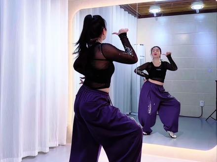 纵马(背面完整版) #纵马#广场舞#翻跳#一学就会系列#热门音乐🔥
一支简单易学的舞蹈推荐给大家
编舞@海兰~珠城