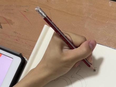 哈喽宝子们今天是睡不着的小姐姐一枚
#绘画过程 #vlog日常 #绘画 #手绘 #日常分享