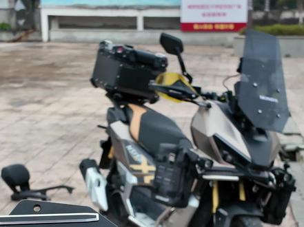 ns150xc的铝合金水箱罩,风轮跑起来会旋转。非常的好看。需要的兄弟直接下单。#ns150xc #本田ns150xc #新大洲本田ns150xc