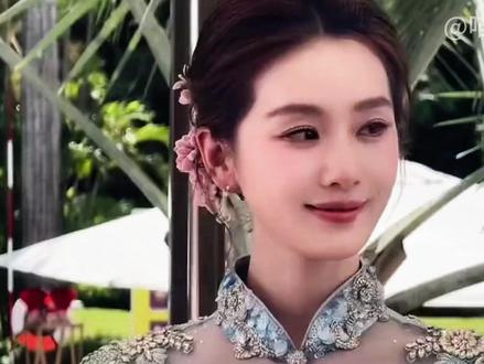 刘诗诗越南出席活动,高温暴晒脸颊通红,网友评论区发问上热搜#娱乐八卦 #女主 #刘诗诗 #腮红 #理智粉