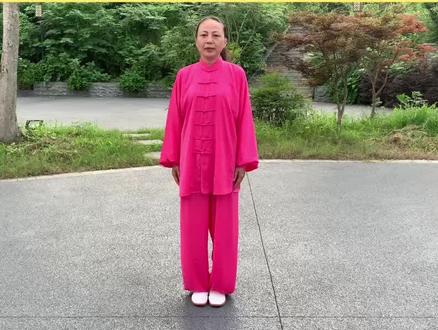 应友友们要求,现补发传统杨氏103式太极拳1-6教学视频。(1.预备式;2.起势;3.揽雀尾;4.单鞭)