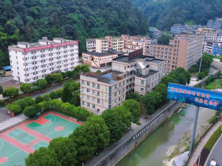 据说这里是黔江最好的初中,一镜到底#黔江实验中学 #学校