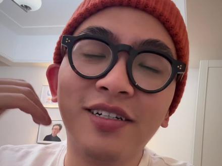 70岁的Miranda坐经济舱?我的青春碎了 老粉看完Prada 2,怅然若失。Miranda坐经济舱那场好破防,情怀满分,但剧本很普。 #穿prada的女魔头 #穿普拉达的女王 #安妮海瑟薇 #梅丽尔斯特里普 #五一电影档阵容