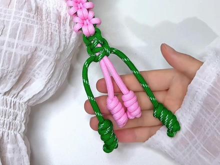 海棠花包挂来啦! 排单中~#丁禹兮 #应援物 #海棠花挂件 #张海虾 #卫韫