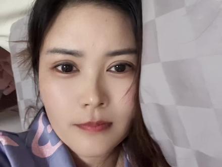 我们俩一个在县城带孩子,一个要守鱼塘,相距二三十公里,半夜聊天发信息说饿了,塘主说:来呀给你做饭@孟塘主