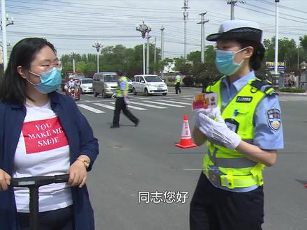 大姐胆儿真大!就这车上路都难,你竟还敢借它上路?