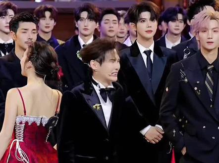 妹妹和紫霖这段哈哈哈讨厌•˶ɞ˶•@紫霖-爱乐L #龙浩天妹妹 #龙浩天 #紫霖 #龙浩天大舞台 #直播录屏分享