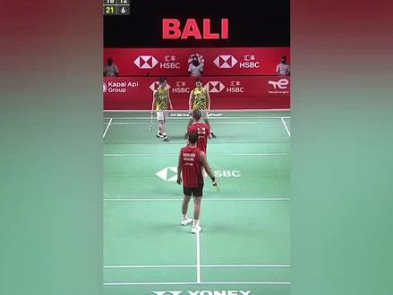 用嘴把羽毛球吹出界到底怎么算?#羽毛球 #打羽毛球🏸