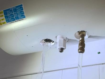 电热水器如何更换镁棒 #局部改造精琢新境 #贴心至臻管家陪伴 #美的全屋智能 #一声小美生活更美 #美的厨热服务