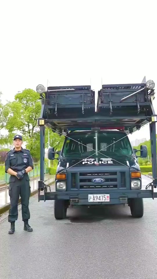 上海警车揽胜_上海路虎警车_上海特警路虎警车 - 抖音