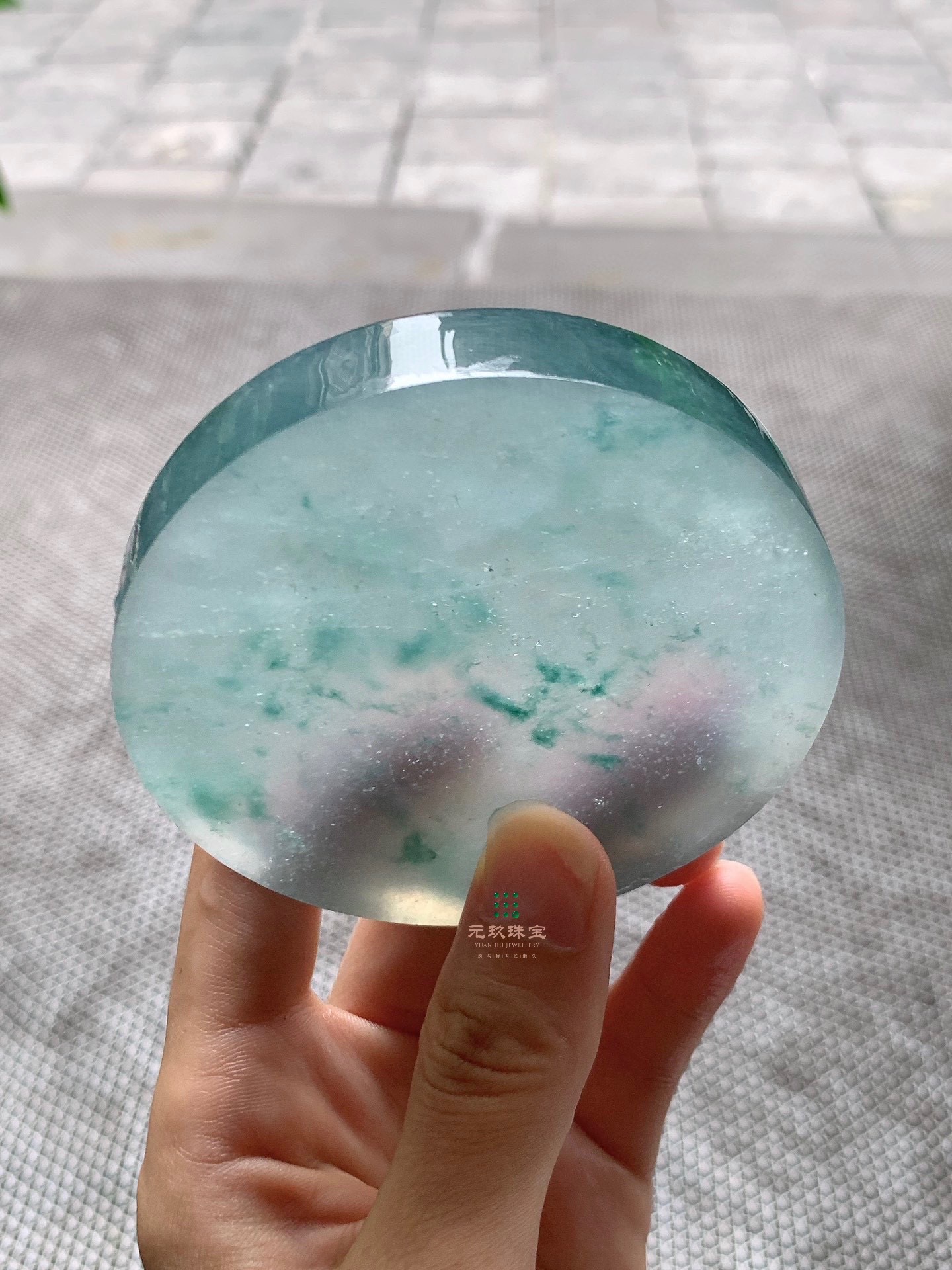 周晓东.:好像冰块的镯芯.红级一时的春分手镯芯,觉得做什么题材好?