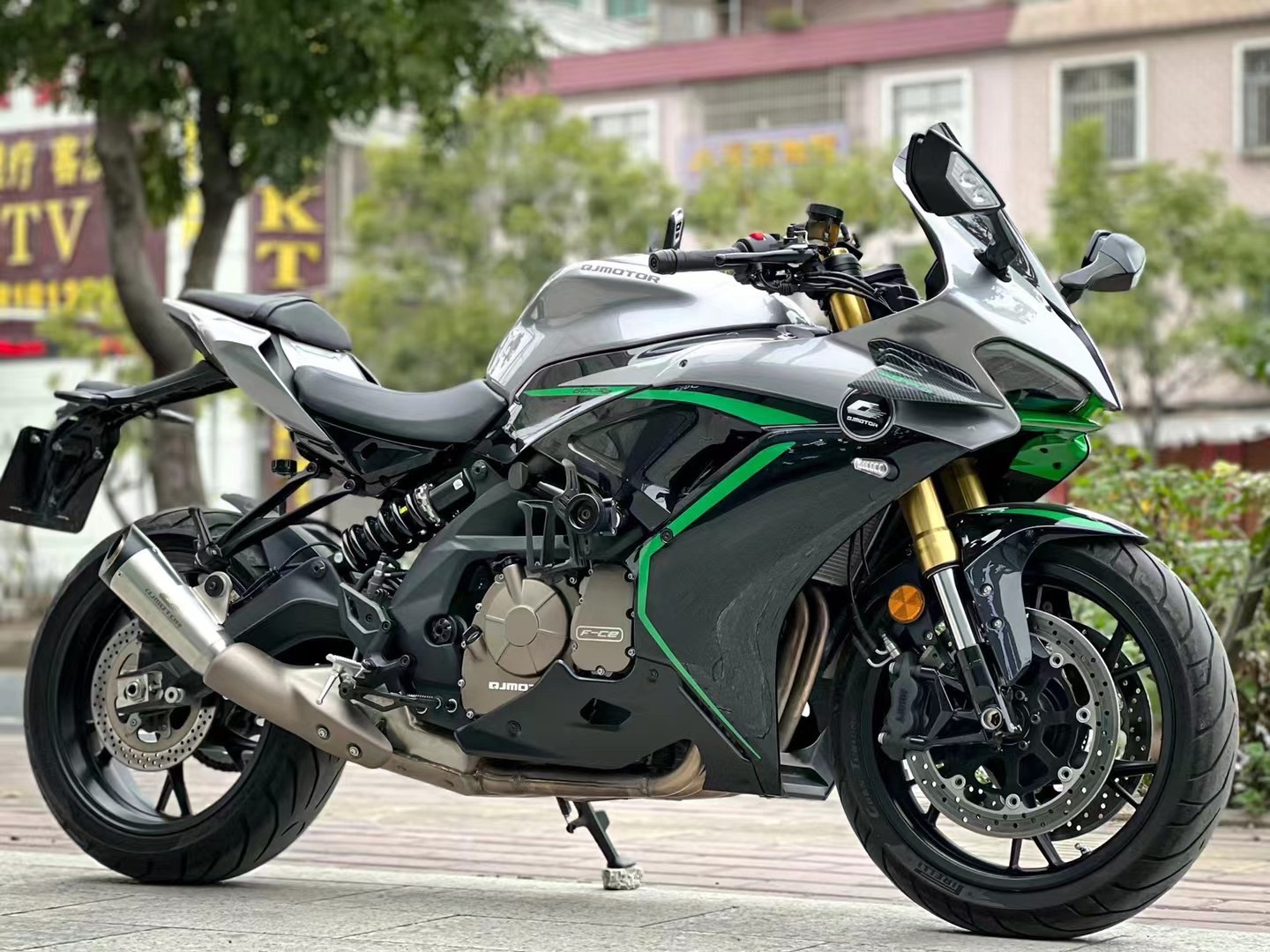 22 年 7000 km 牌证齐全,全国提档 热门趴赛款,网红车型,准新车况