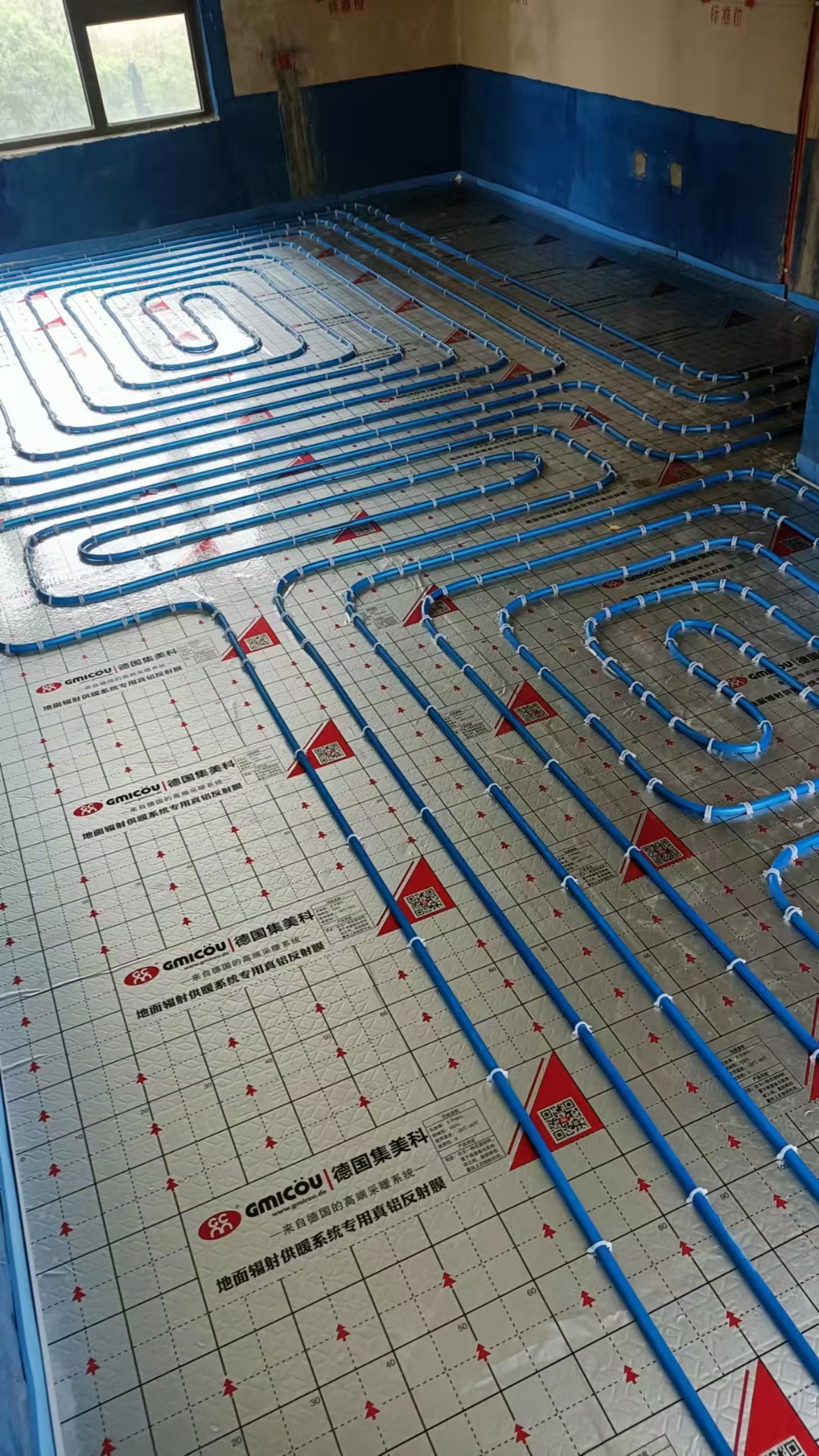 暖通工程师 阿毅:成都地暖铺设现场.