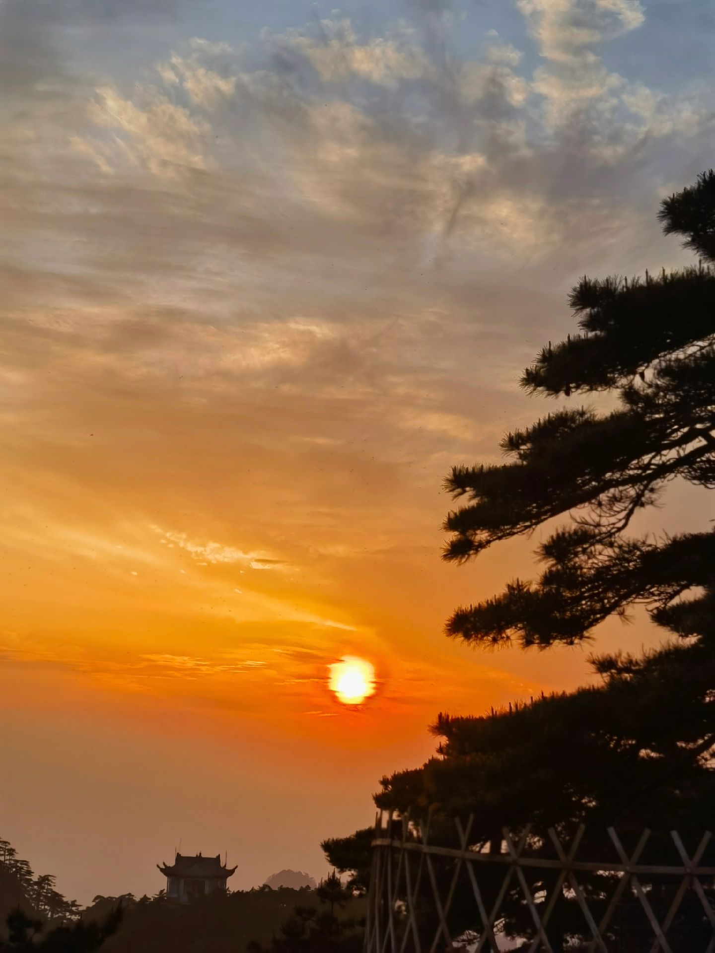 草原狼:登黄山,天下无山.莲花峰,始信峰,鳌鱼峰,一线天.