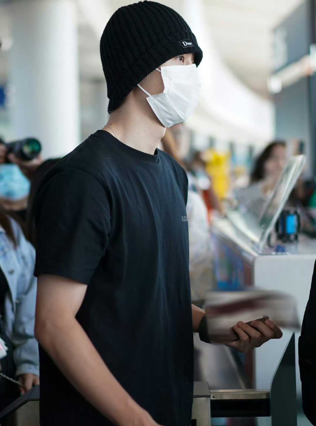 王一博 #王一博机场生图 #人间香奈儿王一博  #王一博巴黎时装周 #王