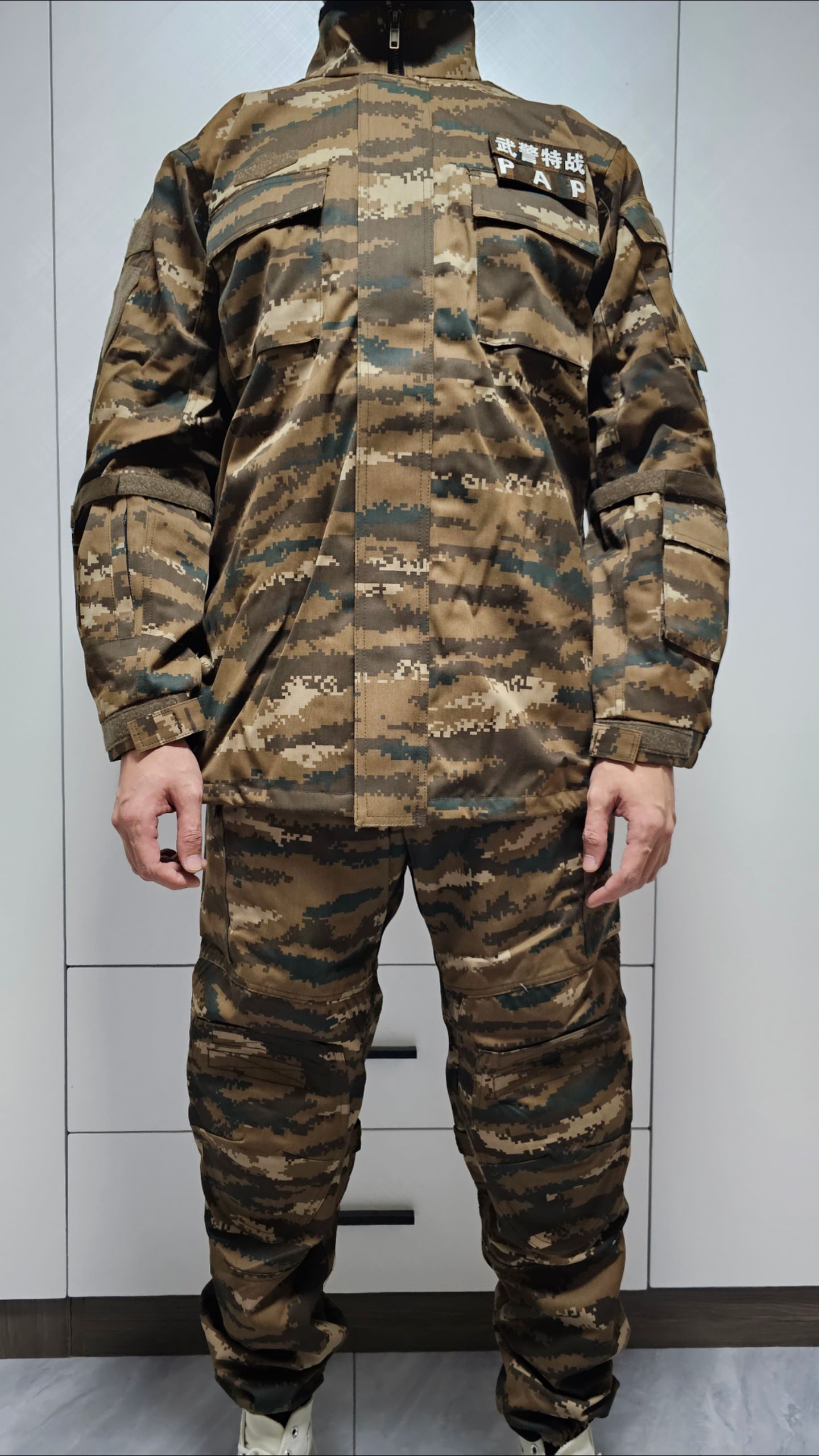 特战服 #战术装备 #军迷发烧友欣赏武警特战服,帅的一批,虎斑迷彩太