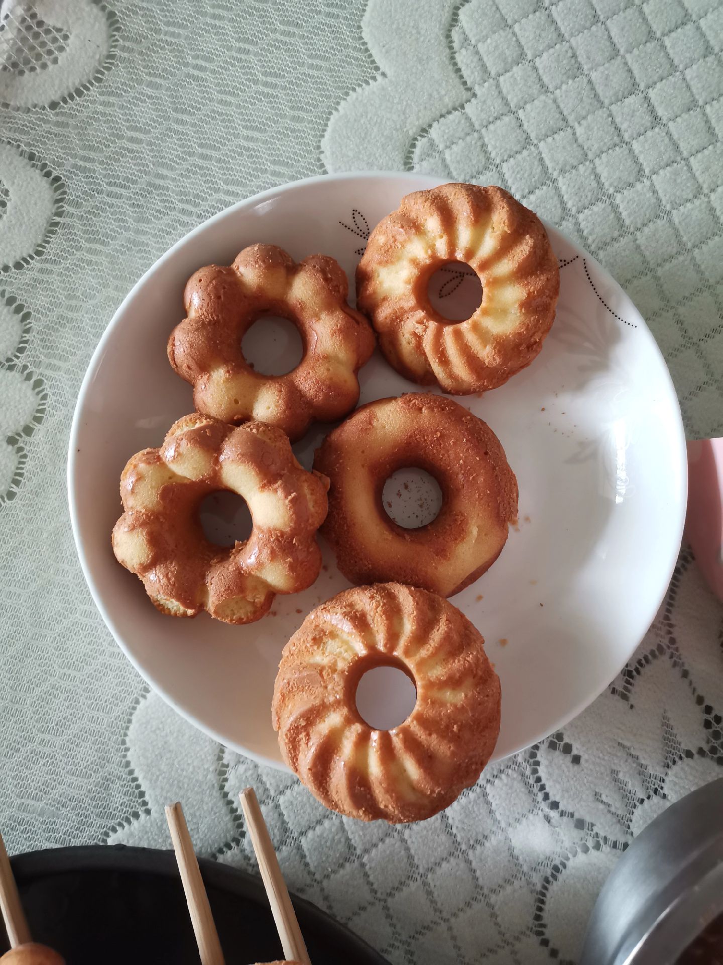 鲜奶脆皮甜甜圈