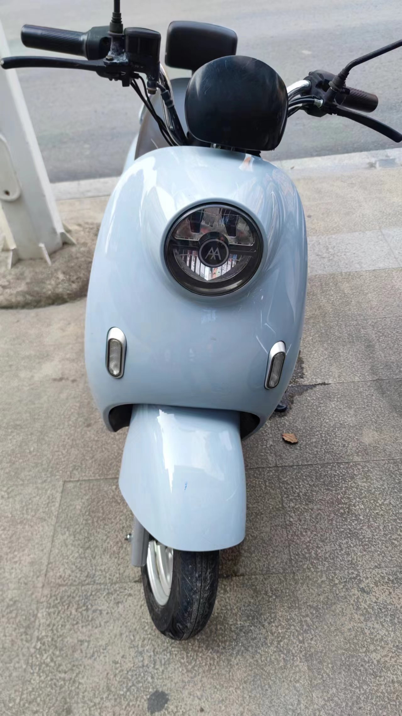 雅迪电动车店:出售二手小绵羊爱玛电动车,5电池,坐包加长款,很适合接