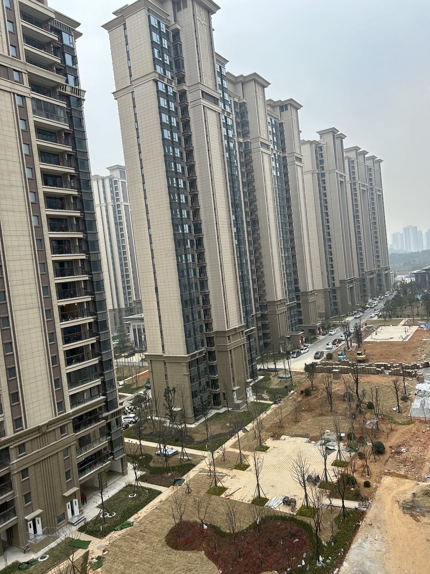岳阳装修小胡!:恒大华府4栋精装房改造施工中!