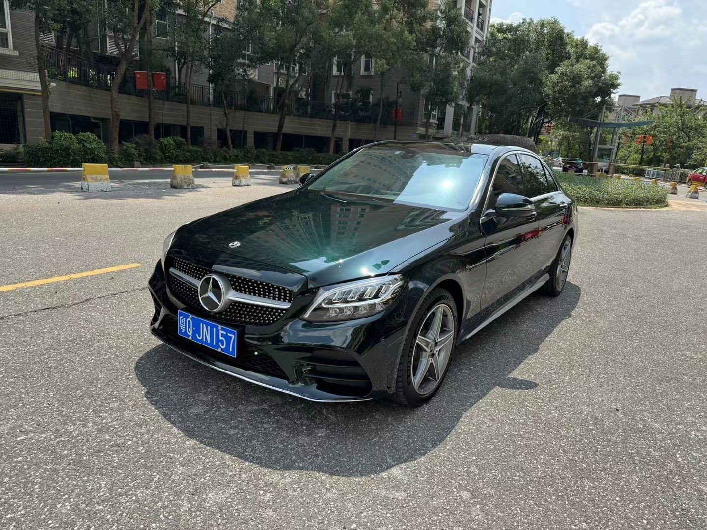 近水楼台90:2019年5月奔驰c260l 4matic 运动版 (祖母绿颜色)新车下