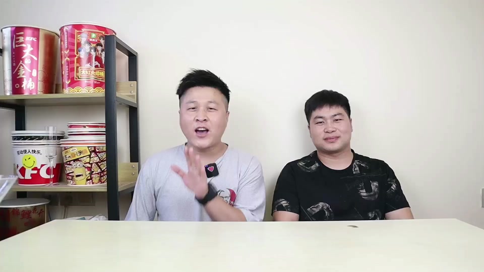 洋仔开箱大飞吃胡辣汤肯德基_洋仔开箱大飞胡辣汤早餐