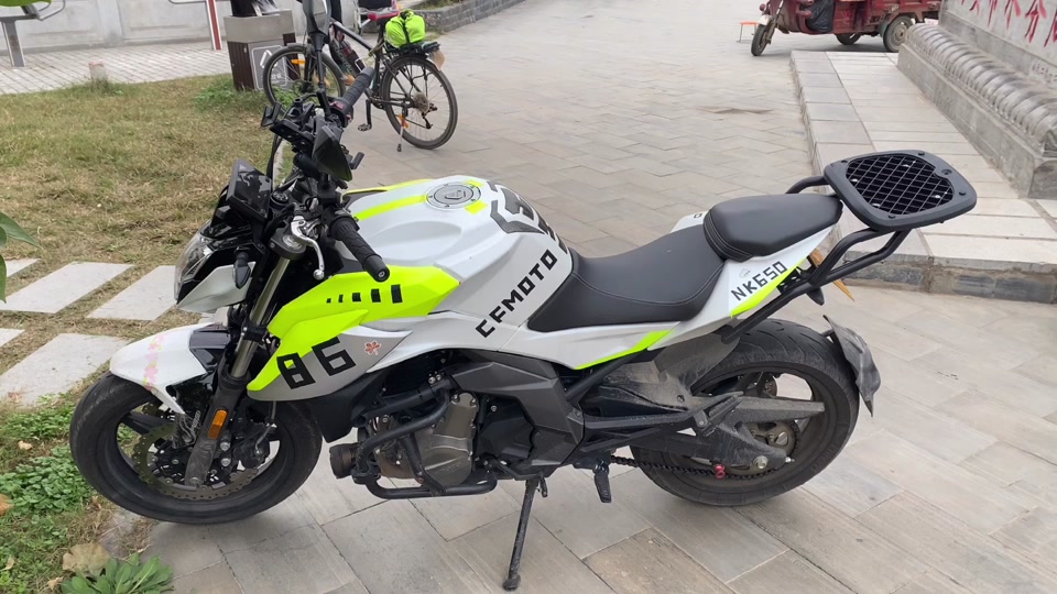 春风650nk与追700对比 - 抖音