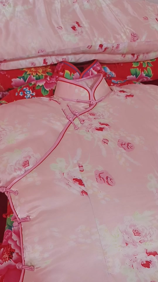 大襟曲襟绸缎花棉袄_大襟棉袄8