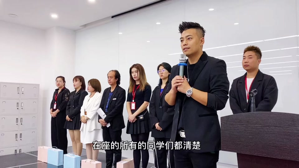 酷发赵伟妻子_沈阳酷发赵伟_酷发老板赵伟 - 抖音