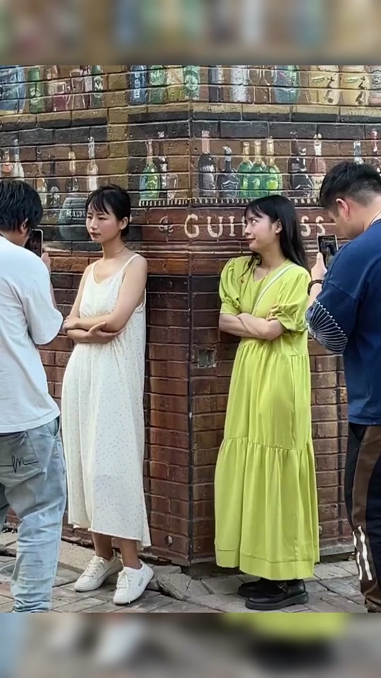 钟小棵摄影里面的女生是谁