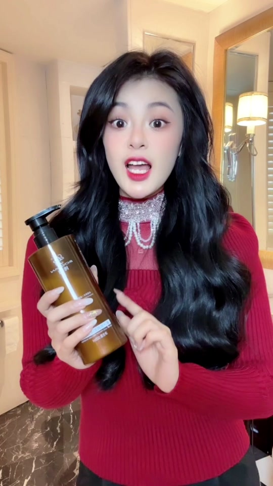 灵美人(专注洗发水90):一把一把掉发 爱出油