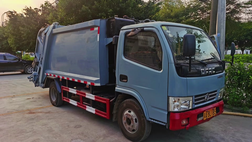 环卫车同驰汽车:#垃圾清运 #压缩垃圾车 广州二手压缩垃圾车可以租,可
