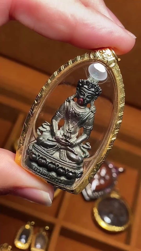 龙婆佛牌