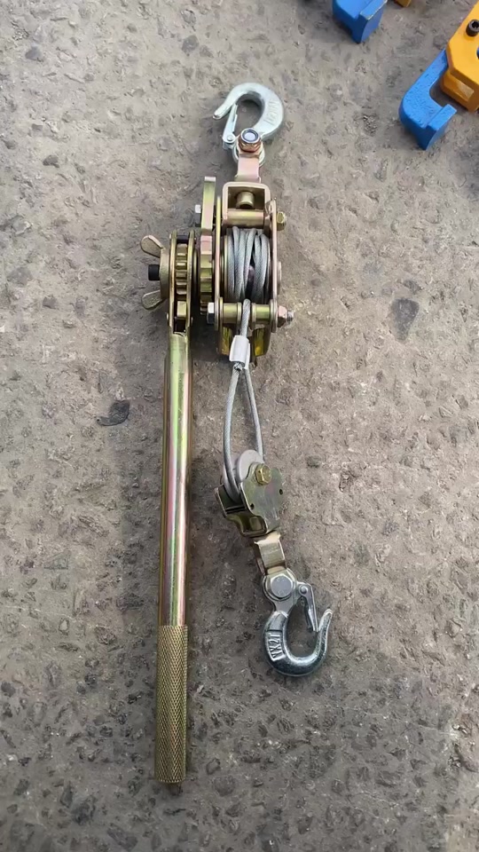 多功能紧线器