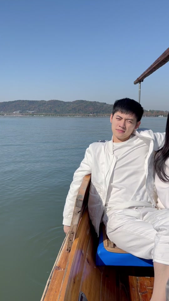 老吴很帅吴存伟 路人视角_老吴很帅~吴存伟资料_老吴很帅~吴存伟个人