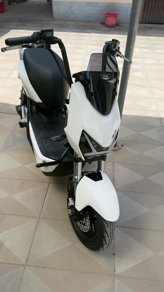 雅迪极光4.0pro和plus区别 - 抖音